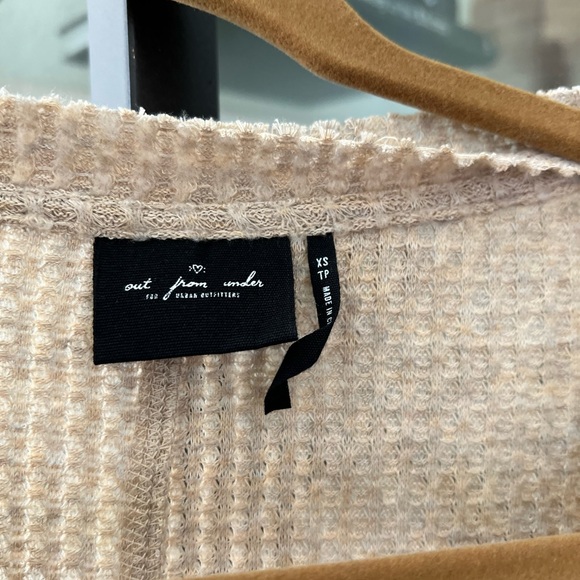 UO Out from Under waffle knot button Jojo thermal top xs - Picture 3 of 9